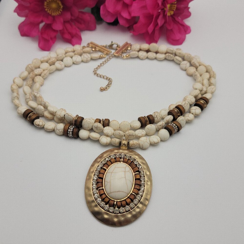 Gold Tone White Howlite Cabochon Crystal Medallion Pendant 3-Strand Necklace 21"